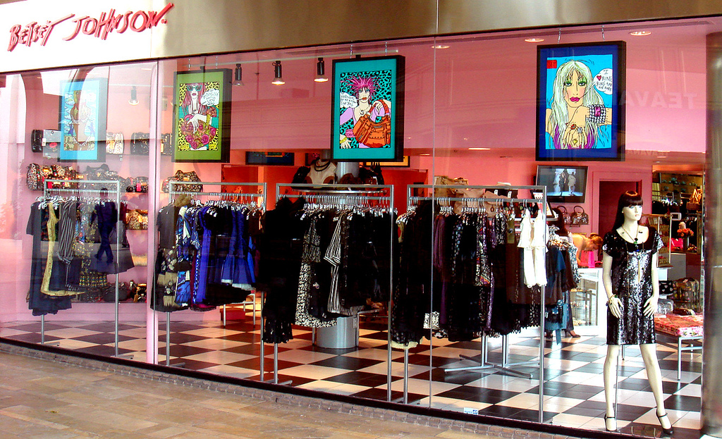 Stanford Shopping Center, ©Flickr by wearitdotcom