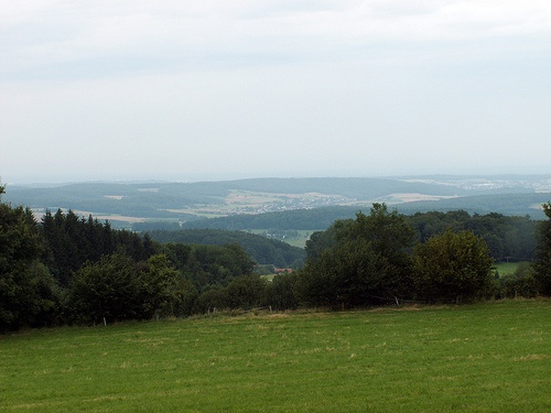 Ausblick auf den hessischen Odenwald © flickr/froutes